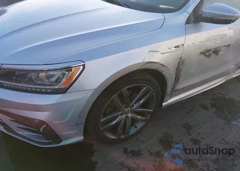 2018 Volkswagen Passat 2.0T R-Line/2.0T S из США, поврежденный, VIN 1VWAA7A32JC002624